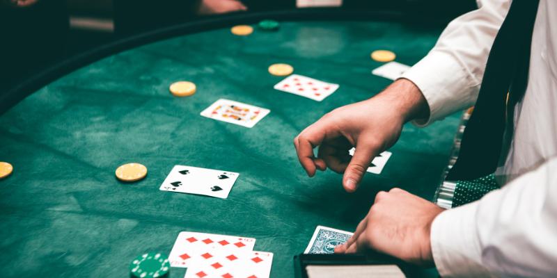 Poker là trò chơi mang tính cạnh tranh cao